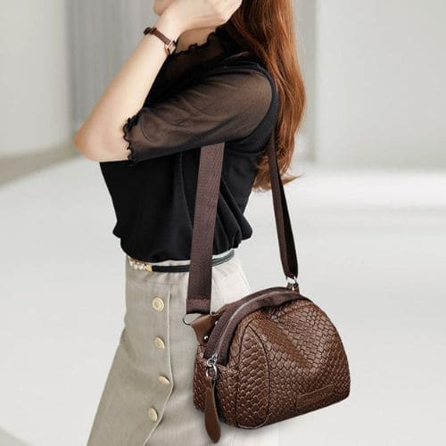 Bolsa Transversal Feminina em Couro