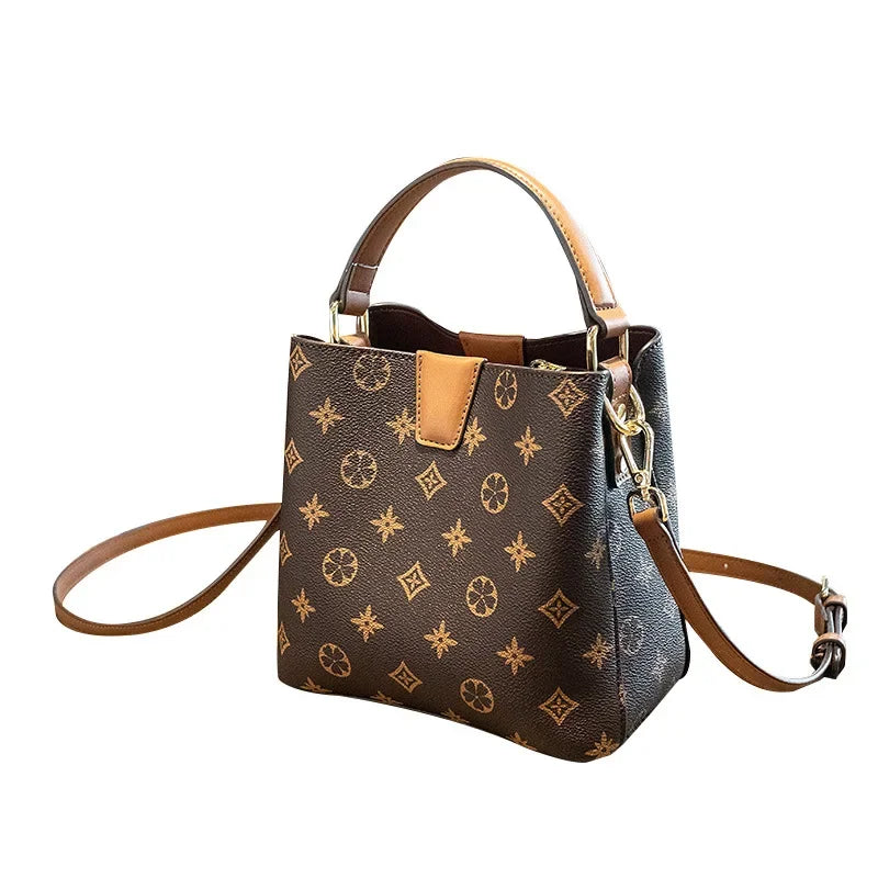 Bolsa Transversal Feminina, Bolsa Feminina Transversal Pequena, Bolsa de Couro Transversal Feminina, Bolsas Femininas, Bolsa Colcci Bolsa Transversal, Bolsas de Couro Femininas, Bolsa de Couro, Bolsas Tiracolo, Bolsas Pequena, Bolsa Tiracolo