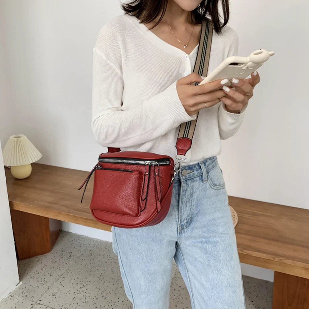 Bolsa Feminina Transversal de Couro Oxana, Bolsa Feminina, Bolsa Preta, Bolsas Pequena Femininas, Bolsa de Couro Feminina, Bolsa Tiracolo, Bolsa em Couro, Bolsas Bags, Bolsa Couro Feminina