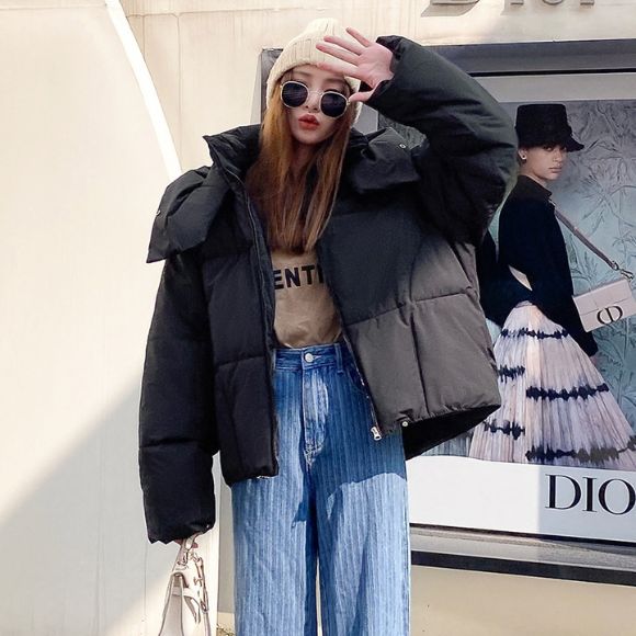 Jaqueta Feminina com Capuz Oversized