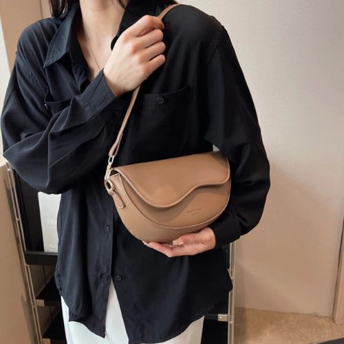 Bolsa Tiracolo Feminina Couro, Bolsas Tiracolo, Bolsas Pequena, Bolsas Femininas, Bolsas de Couro Femininas, Bolsa Transversal Feminina, Bolsa Transversal, Bolsa Tiracolo, Bolsa de Couro, Bolsa Colcci